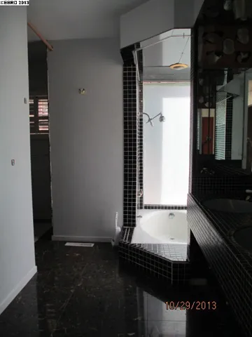 4055 Sequoyah Rd, Oakland, California 94605-4537