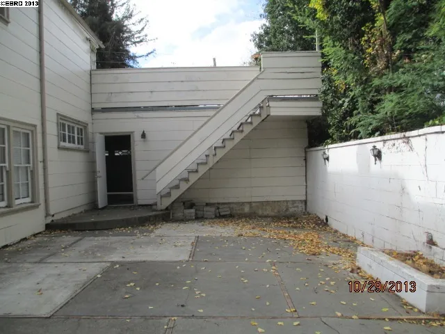 4055 Sequoyah Rd, Oakland, California 94605-4537