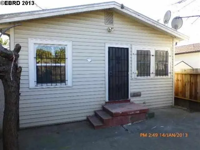 6456 Brann St, Oakland, California 94605-2011