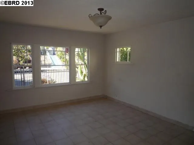 2528 21st Ave, Oakland, California 94606-4137