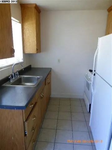 2416 Kingsland Ave, Oakland, California 94601-5518
