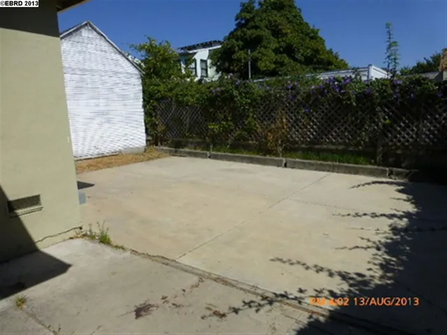 2416 Kingsland Ave, Oakland, California 94601-5518
