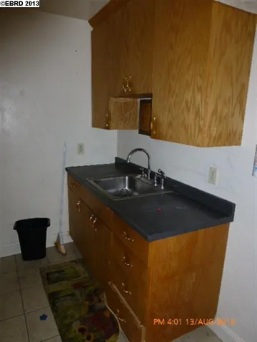2416 Kingsland Ave, Oakland, California 94601-5518