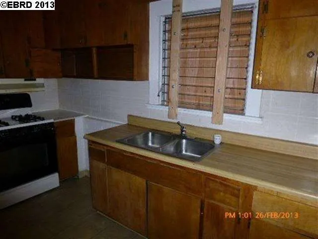 1619 72nd Ave, Oakland, California 94621-3113