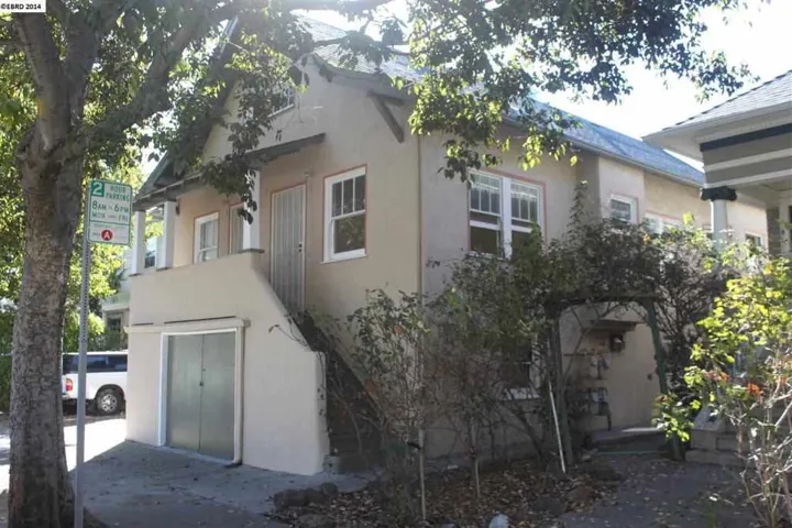 439 37th St., Oakland, California 94609-2812
