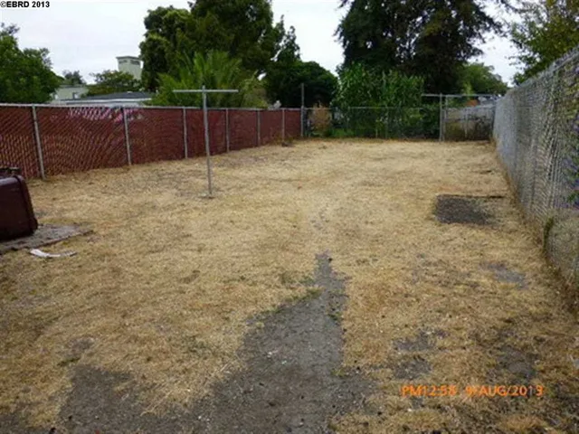 661 Nevada St, Oakland, California 94603-2217