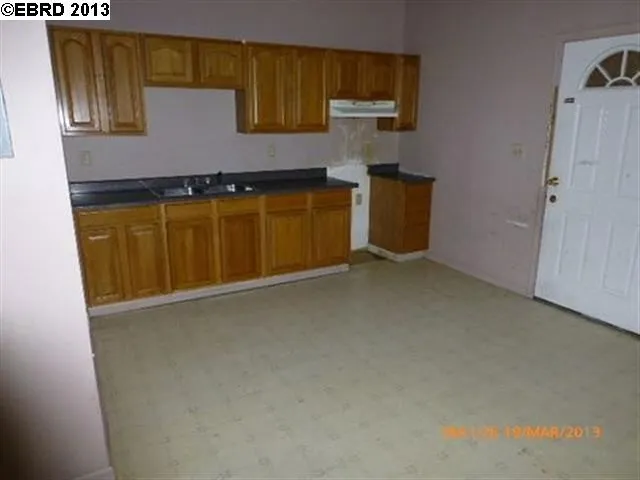 1422 90th Ave, Oakland, California 94603-1502