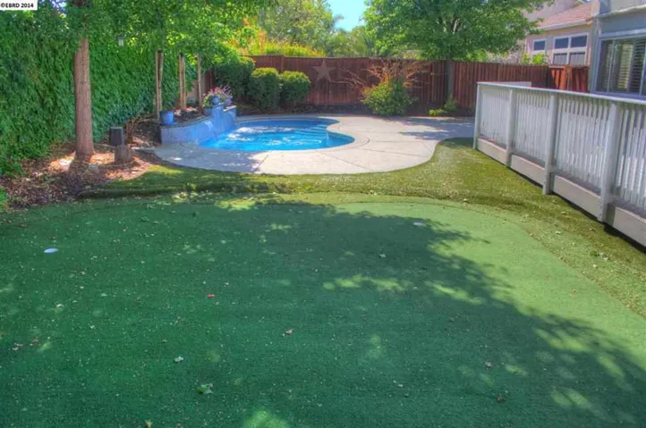 Practice your golfing skills in your own yard!