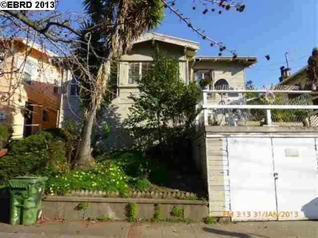 3226 Champion St, Oakland, California 94602-2807