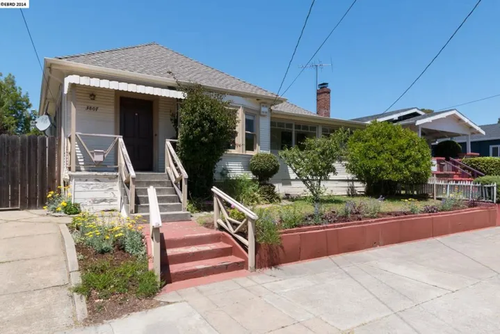 3807 Rhoda, Oakland, California 94602