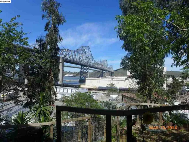 1232 Starr St, Crockett, California 94525-1140