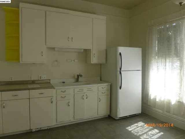1232 Starr St, Crockett, California 94525-1140