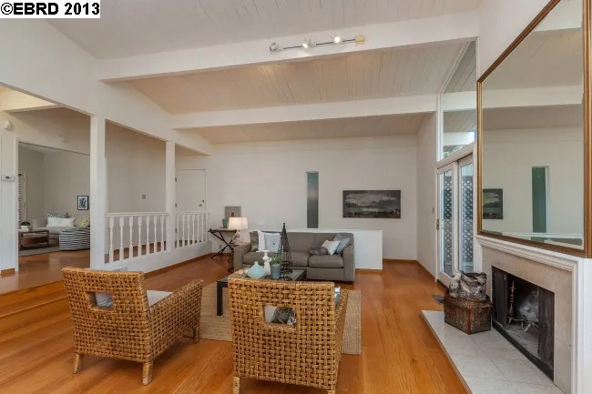 6207 Westover Dr, Oakland, California 94611-2406