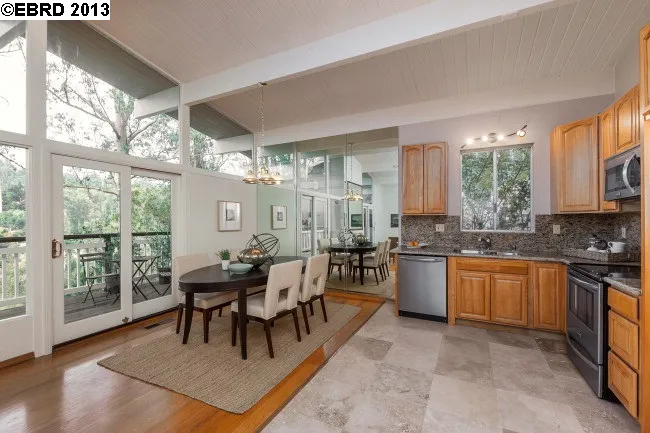 6207 Westover Dr, Oakland, California 94611-2406