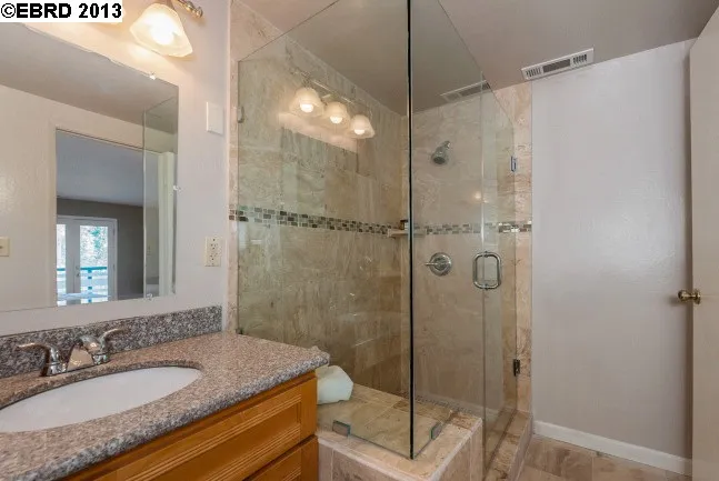 6207 Westover Dr, Oakland, California 94611-2406