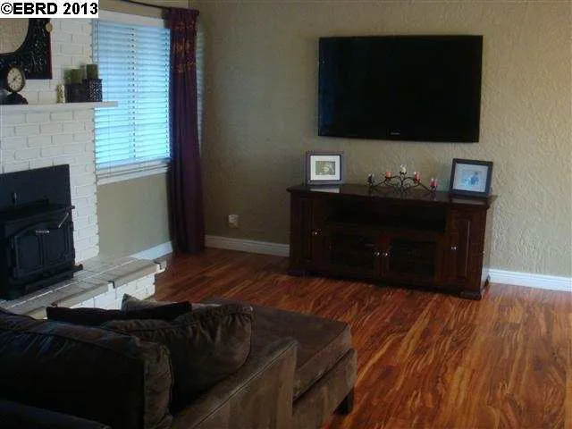 34 Phylis Dr, Pleasant Hill, California 94523-3028