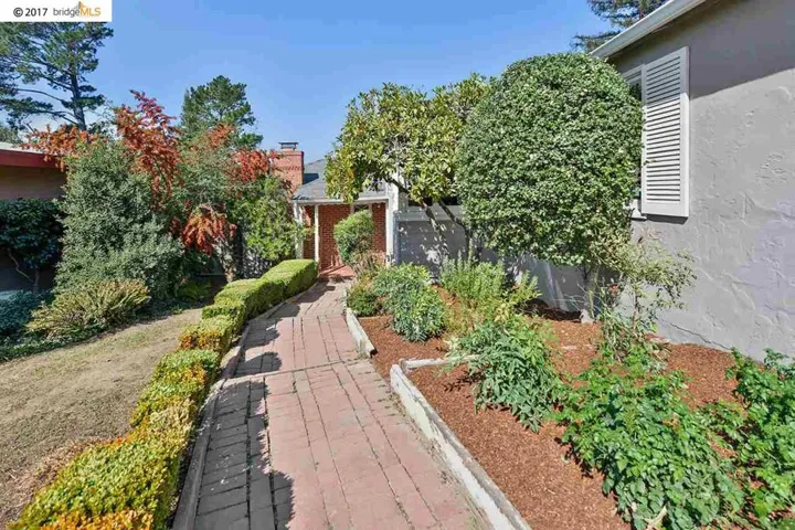 6293 Girvin Dr, Oakland, California 94611