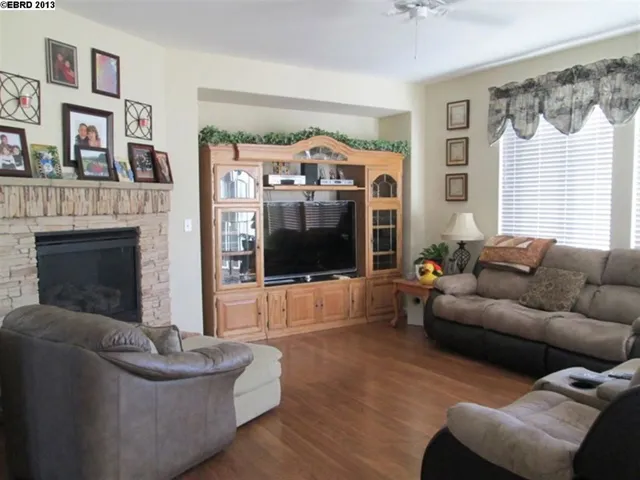 500 Hawthorne Ct, Discovery Bay, California 94505-2601