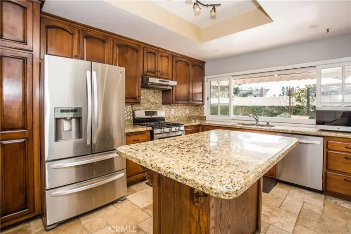 622 W Alpine Avenue, Santa Ana, California 92707