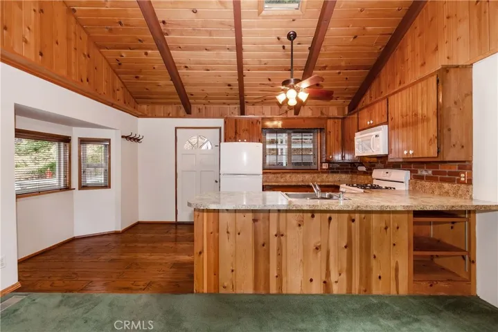 443 Iris Drive, Twin Peaks, California 92391