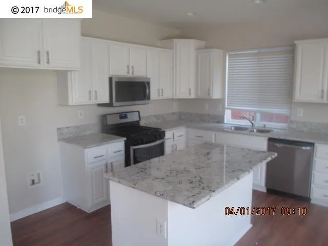 2433 Colby Ct, Tracy, California 95377