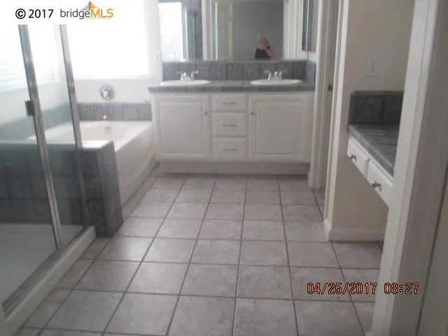 2433 Colby Ct, Tracy, California 95377