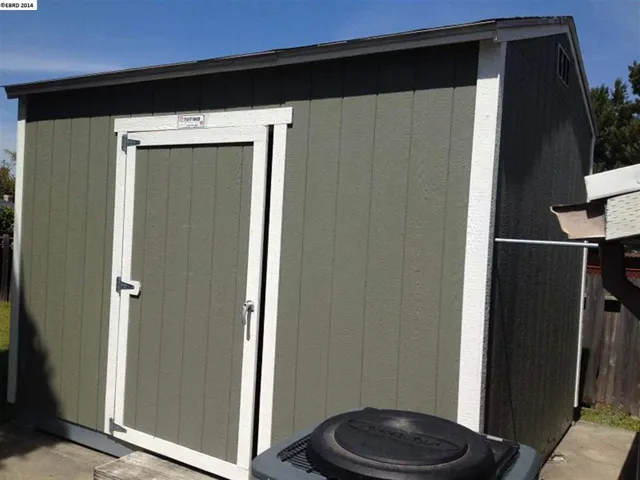 1837 Linden St, Oakland, California 94607-2884