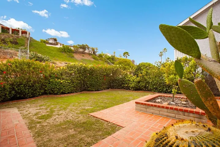 Front yard is private.