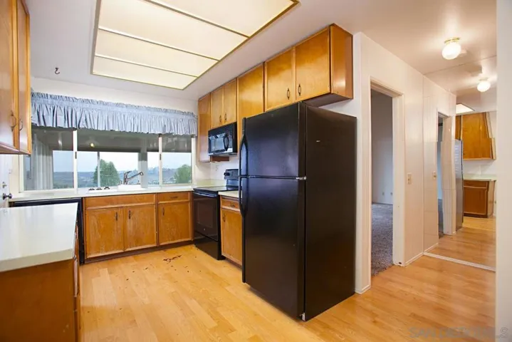 6056 Camino Largo, San Diego, California 92120