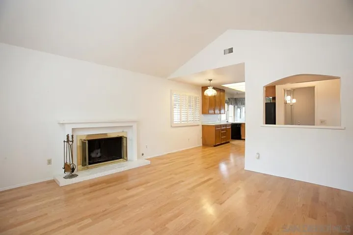 6056 Camino Largo, San Diego, California 92120