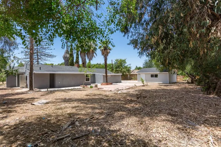 1556 Foothill Drive, Vista, California 92083