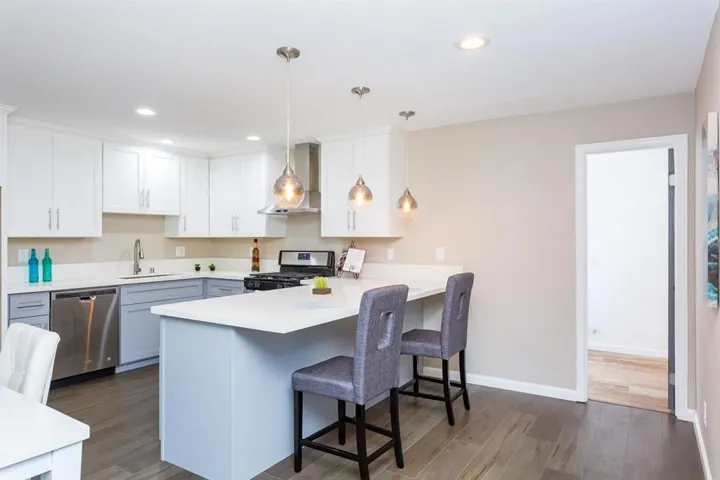 1556 Foothill Drive, Vista, California 92083