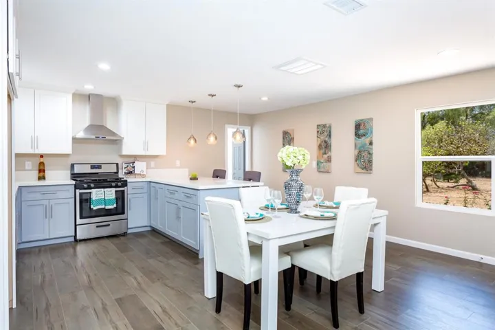 1556 Foothill Drive, Vista, California 92083