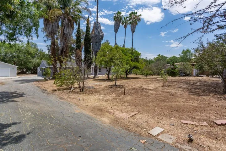 1556 Foothill Drive, Vista, California 92083
