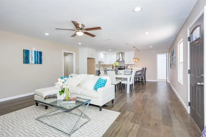 1556 Foothill Drive, Vista, California 92083