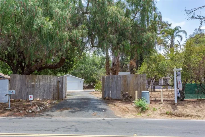 1556 Foothill Drive, Vista, California 92083