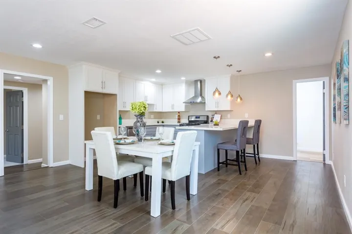1556 Foothill Drive, Vista, California 92083
