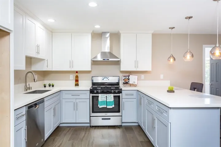 1556 Foothill Drive, Vista, California 92083