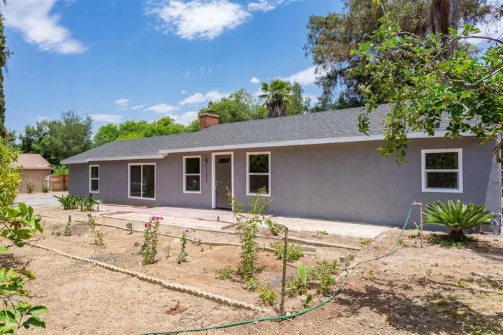 1556 Foothill Drive, Vista, California 92083