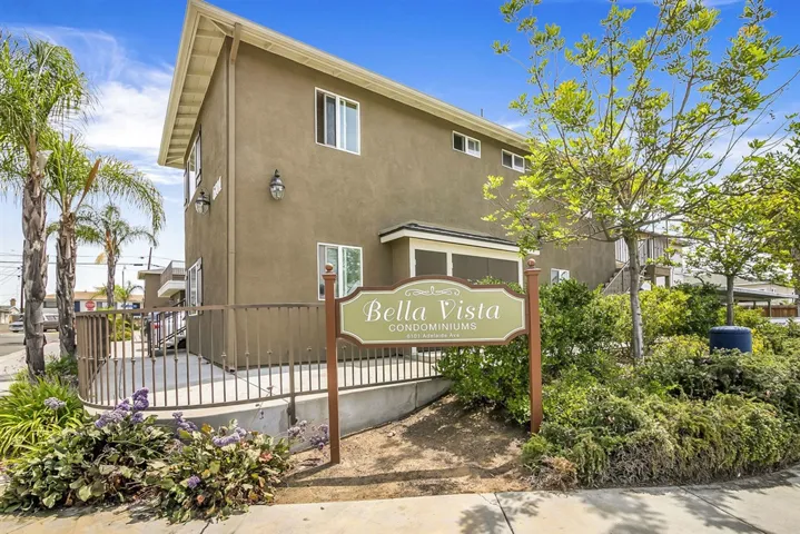 6101 Adelaide Ave 107, San Diego, California 92115