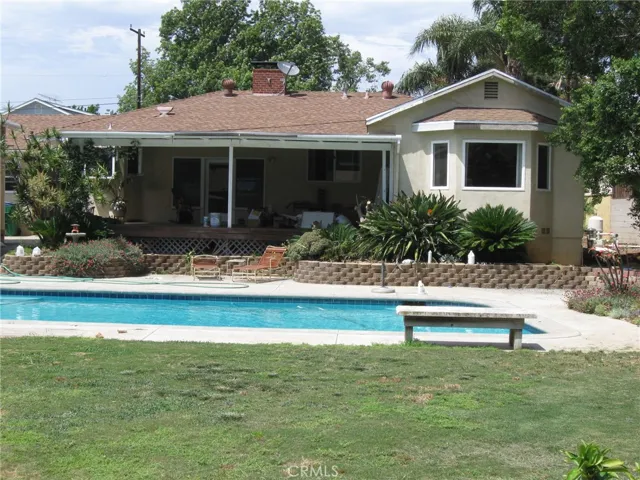 18552 Warren Avenue, Tustin, California 92780