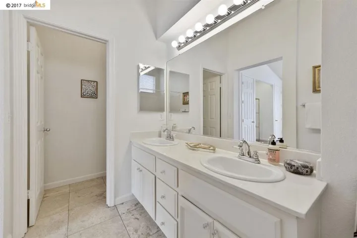 826 Hollowbrook Dr, Brentwood, California 94513