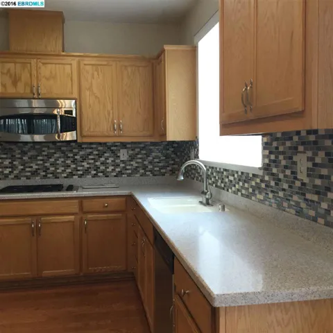 11 Pinenut Ct, Oakley, California 94561