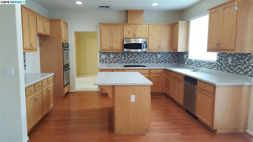 11 Pinenut Ct, Oakley, California 94561
