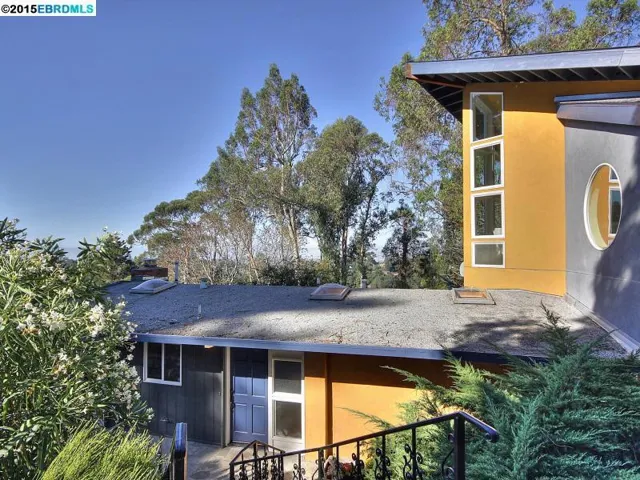 6421 Aspinwall Rd, Oakland, California 94611