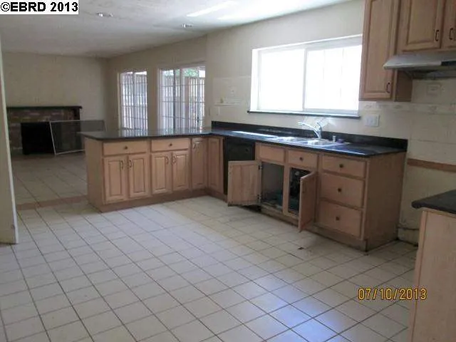 130 Cottonwood Ct, Hercules, California 94547-1101