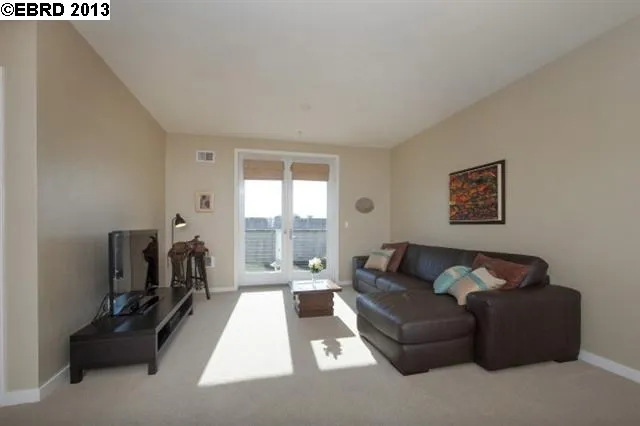 3090 Glascock Street 301, Oakland, California 94601