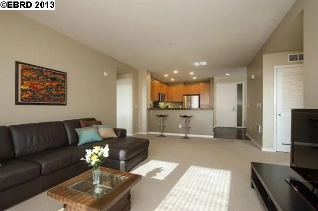 3090 Glascock Street 301, Oakland, California 94601