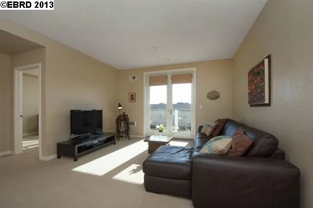 3090 Glascock Street 301, Oakland, California 94601