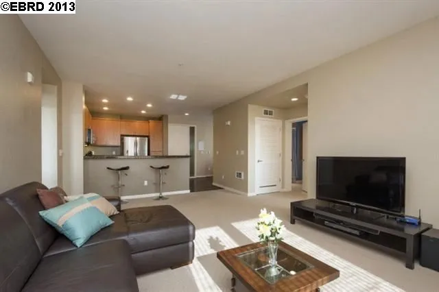 3090 Glascock Street 301, Oakland, California 94601